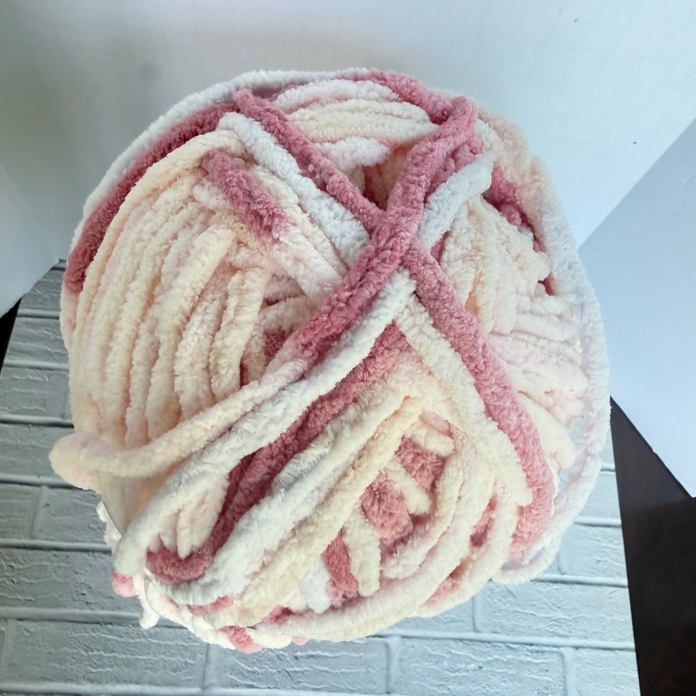 2 Bernat Baby Blanket Yarn Raspberry Kisses Pink White Super Bulky 10.5oz 220yds - Picture 5 of 7